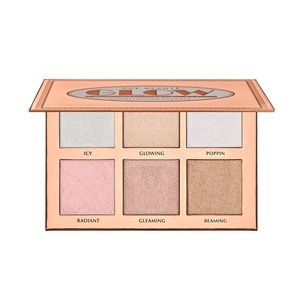 ACE BEAUTÈ
Glow Essentials Highlighter Palette